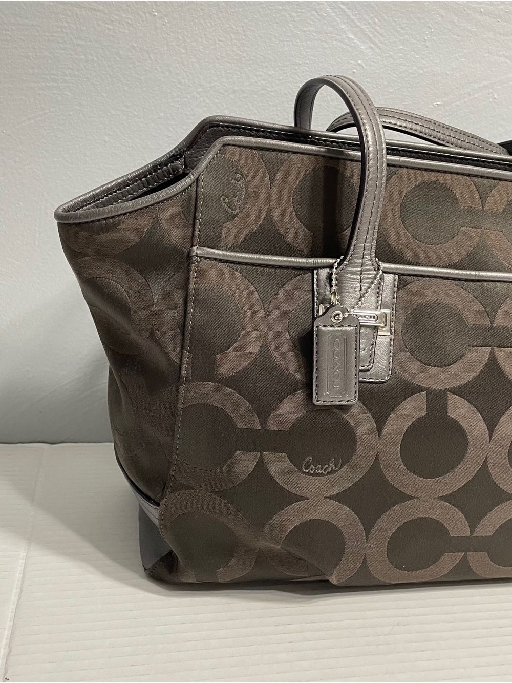 Signature COACH Taylor Op Art Alexis Carry-All Tote Bag F25501 - Picture 2 of 16